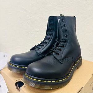 Dr. Martens Pascal Virginia 8-Eye Combat Boot